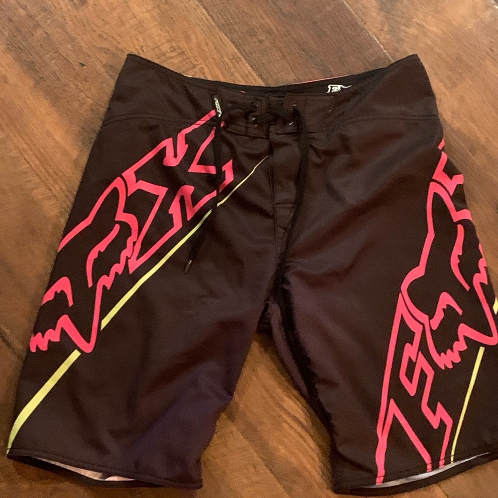 Men’s Fox Board Shorts Sz 32